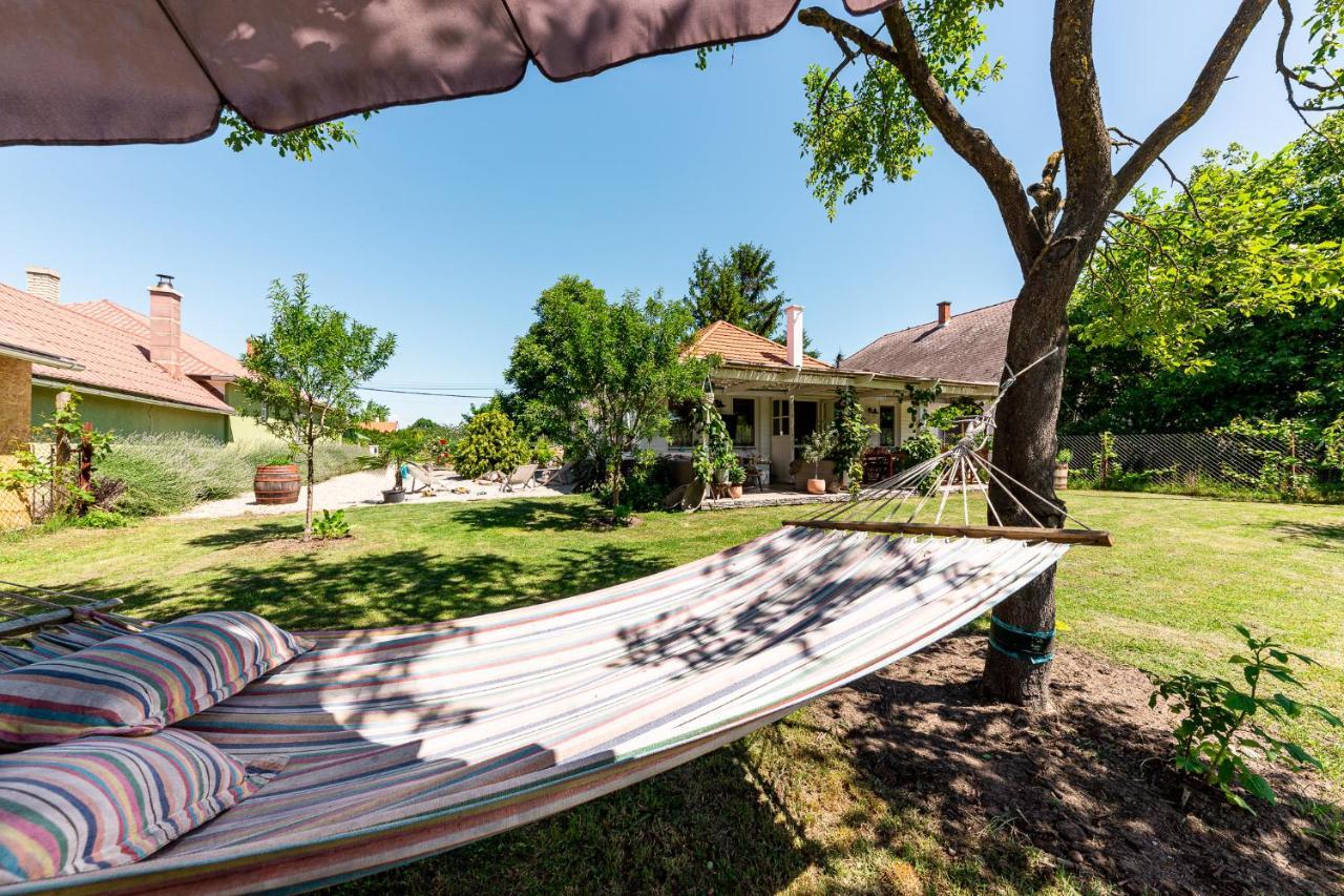Berrybay Holidayhome Balatonkeresztúr Esterno foto